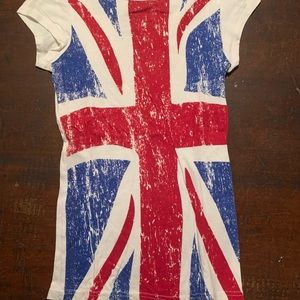 Miley Cyrus , British flag tee shirt